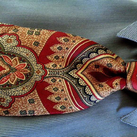 BURBERRY SOPHISTICATED SILK NECKTIE MADE IN ITALY - Picture 2 of 8